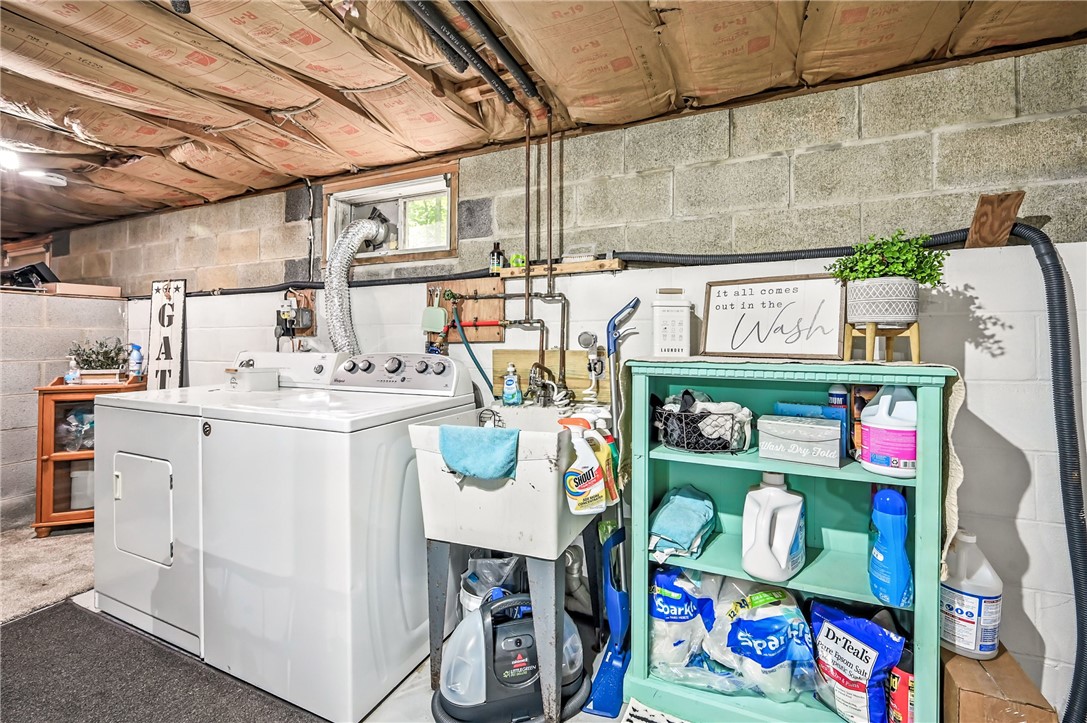 Conneaut Twp, Pennsylvania 16424, United States, 2 Bedrooms Bedrooms, ,2 BathroomsBathrooms,Residential,Active,165096