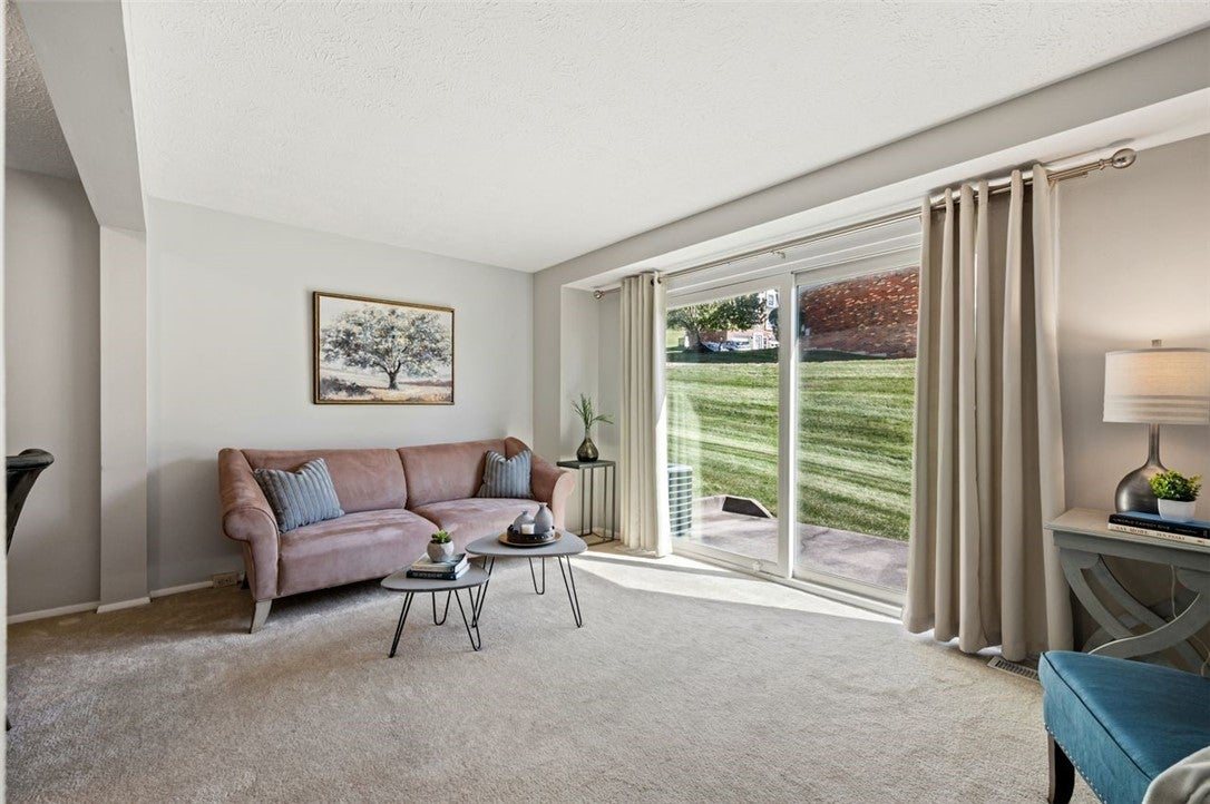 106 Shadowlawn