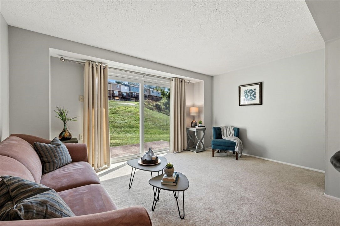 106 Shadowlawn