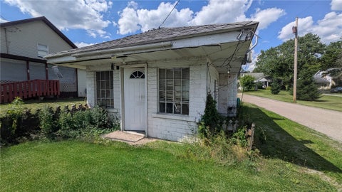 Photo of 101 Hilltop Drive, Kittanning, PA 16201 (MLS # 1761723)