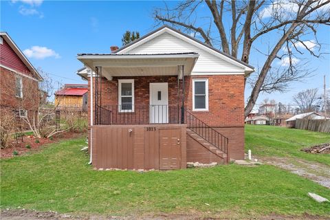 1013 Henry St Smith PA 15054