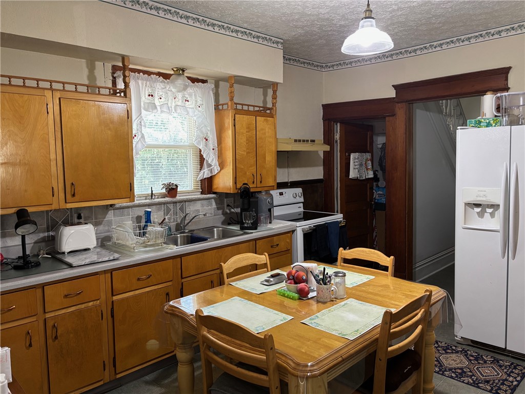 Greenville Boro, Pennsylvania 16125, United States, 3 Bedrooms Bedrooms, ,3 BathroomsBathrooms,Residential,Active,173378