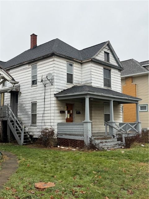 Photo of 204 Cedar Ave, Sharon, PA 16146 (MLS # 1735257)