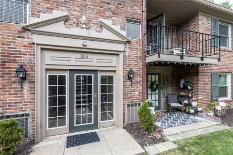 Condo For Sale - 920 Margarite Dr Dr #J<br/> Scott Twp, PA 15216