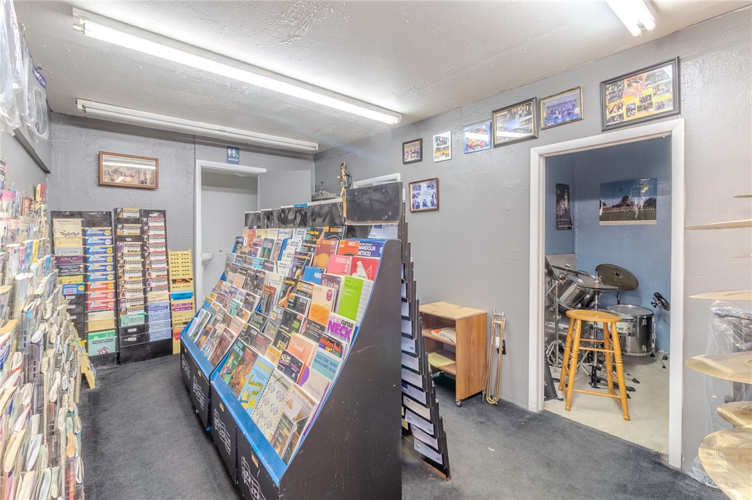 N Versailles, Pennsylvania 15137, United States, ,Commercial,Active,46837
