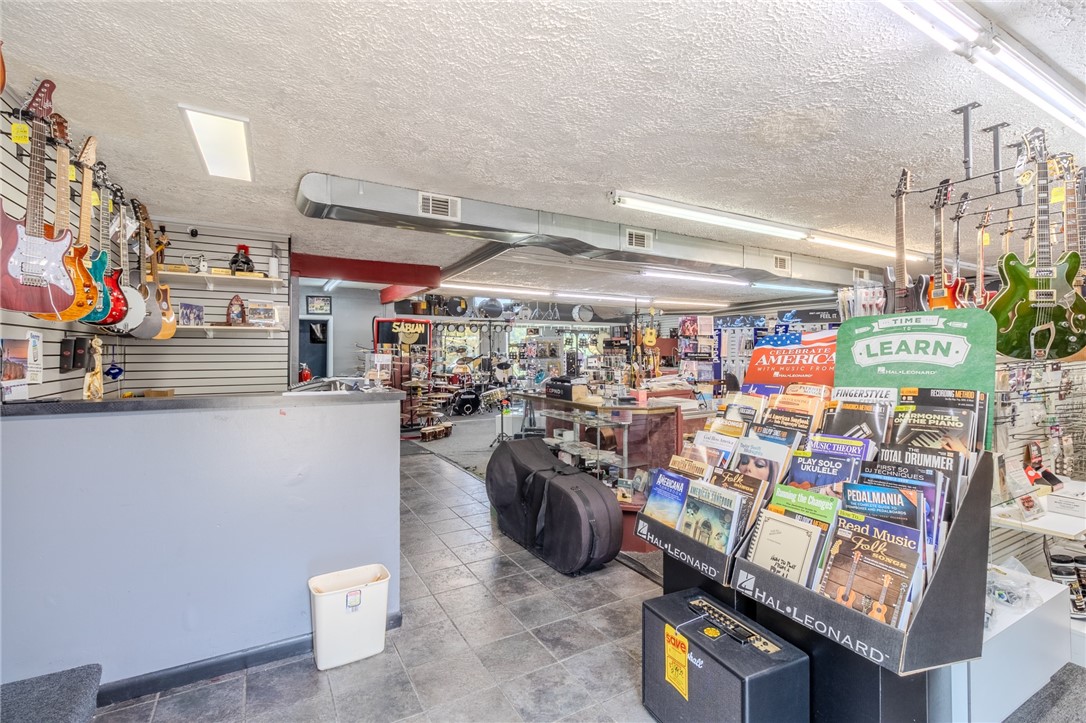 N Versailles, Pennsylvania 15137, United States, ,Commercial,Active,46837