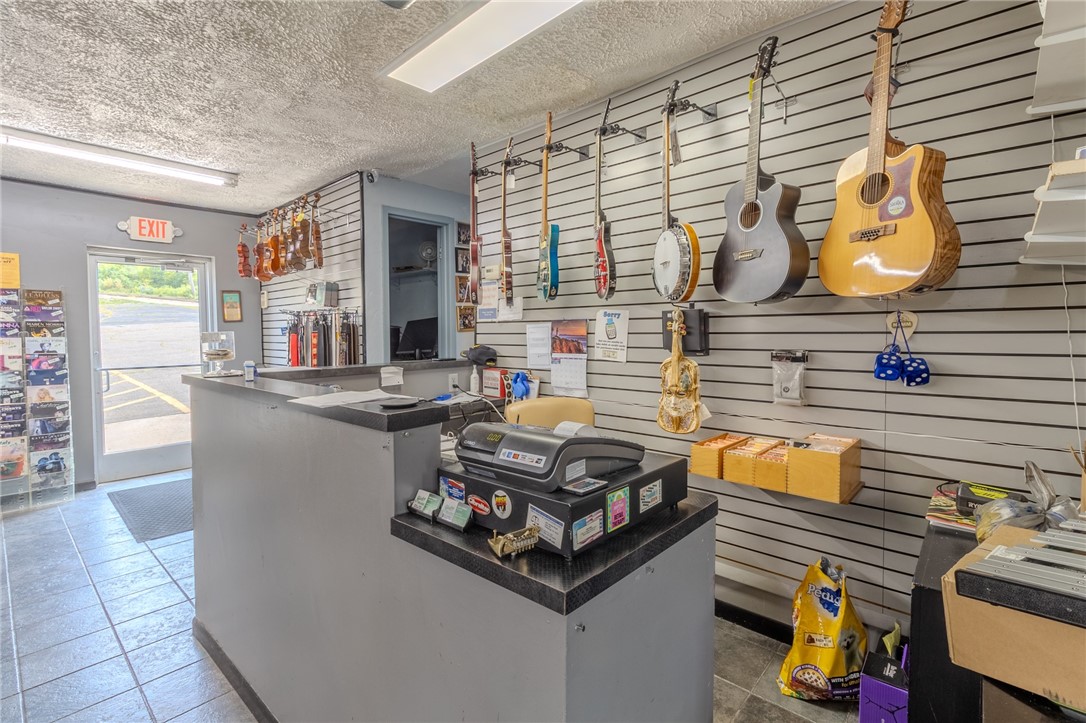 N Versailles, Pennsylvania 15137, United States, ,Commercial,Active,46837