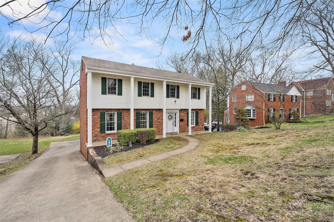 4726 W Barlind Drive Dr, Whitehall, Pennsylvania image 1