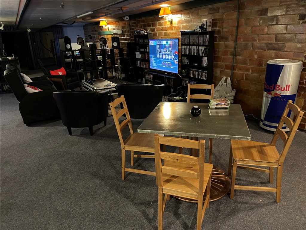 Greenville Boro - Mer, Pennsylvania 16125, United States, ,Commercial,Active,15715