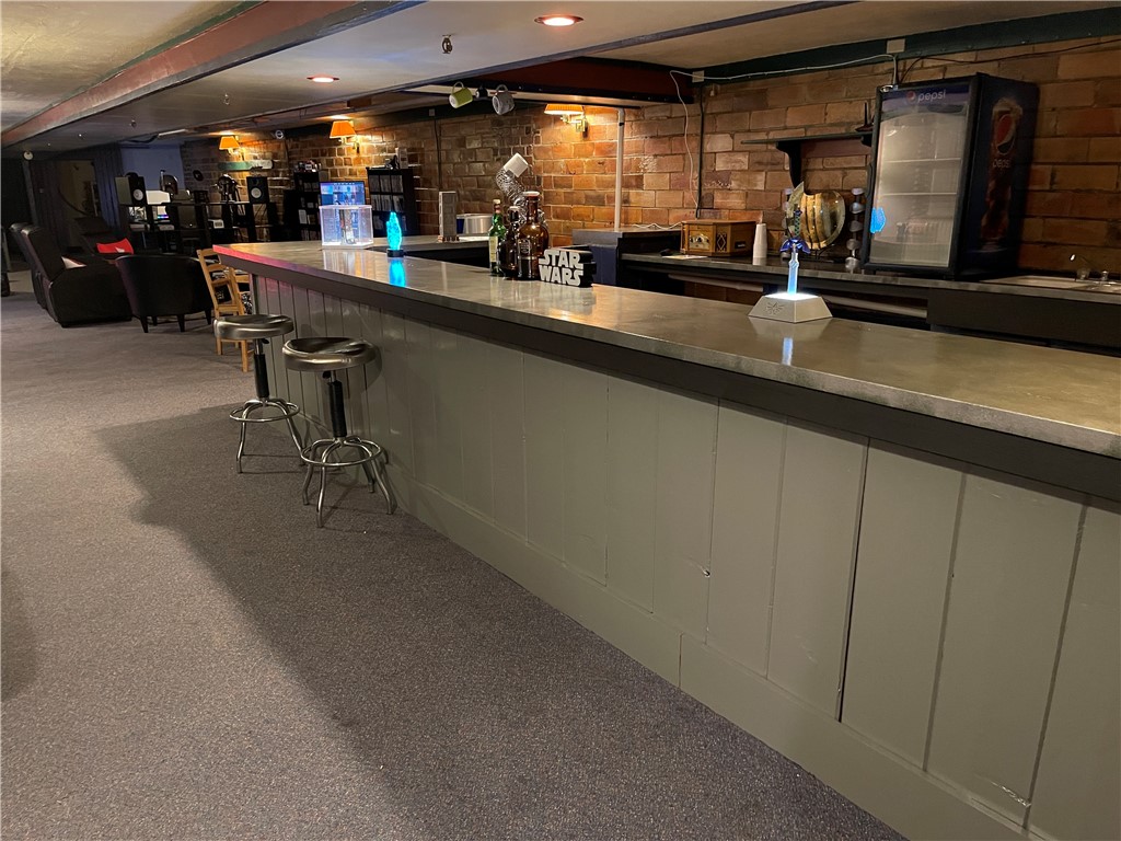 Greenville Boro - Mer, Pennsylvania 16125, United States, ,Commercial,Active,15715