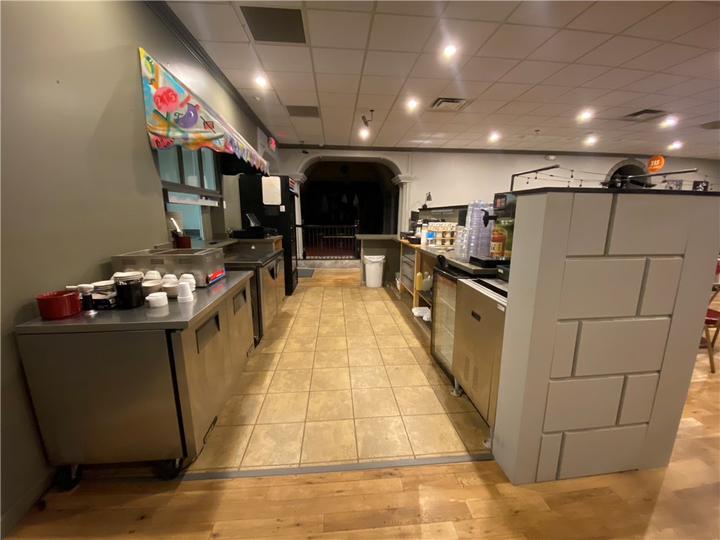 Greenville Boro - Mer, Pennsylvania 16125, United States, ,Commercial,Active,15715