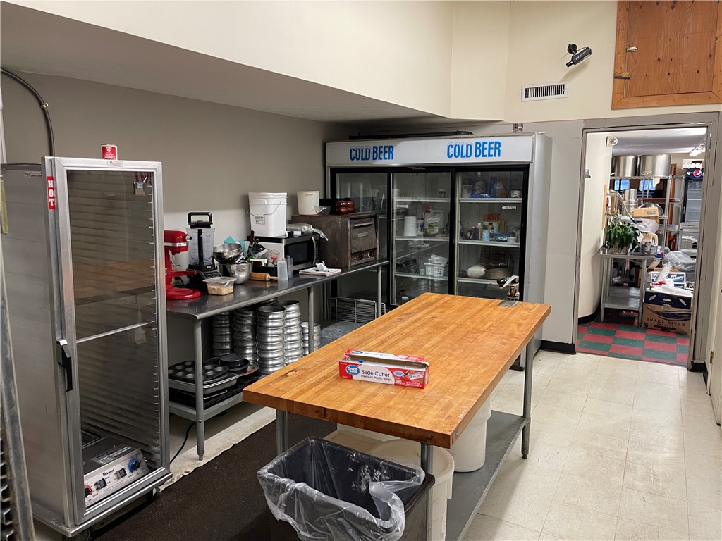 Greenville Boro - Mer, Pennsylvania 16125, United States, ,Commercial,Active,15715