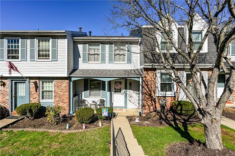 Townhouse For Sale - 16 Shadow Dr Dr<br/> Whitehall, PA 15227
