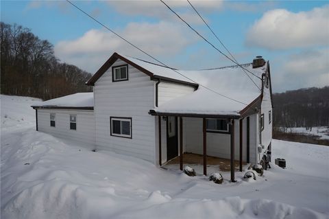 Photo of 212 Sandy Flat Rd, Kittanning, PA 16201 (MLS # 1738321)