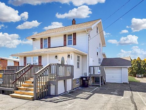 Photo of 185 N Buhl Farm Dr, Hermitage, PA 16148 (MLS # 1740383)