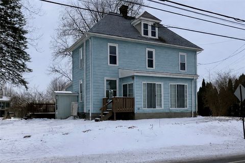 Photo of 275 Evans City Rd, Butler, PA 16001 (MLS # 1738117)