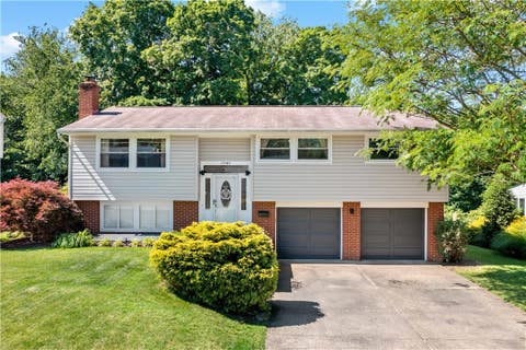 Homes For Sale - 1040 Cork Dr Dr<br/> Bethel Park, PA 15102