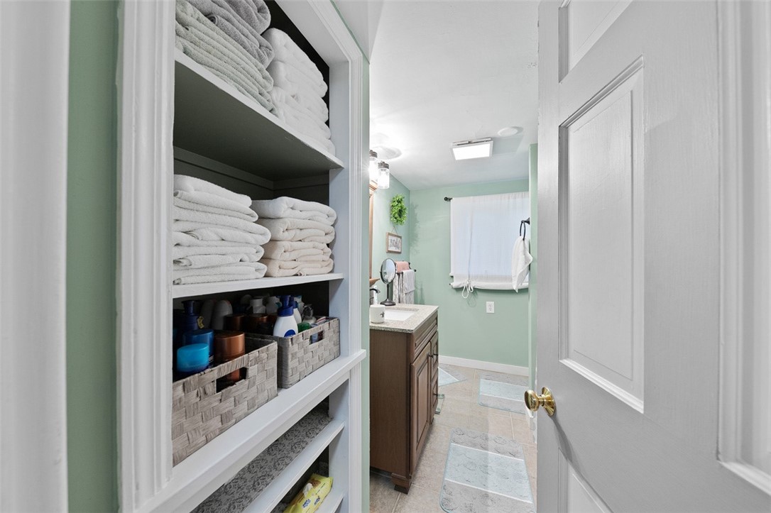 Dunbar Twp, Pennsylvania 15430, United States, 2 Bedrooms Bedrooms, ,1 BathroomBathrooms,Residential,Active,200323