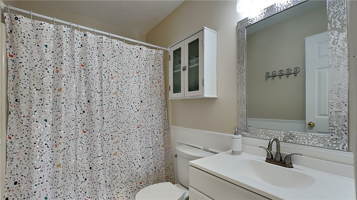 Hampton, Pennsylvania 15044, United States, 4 Bedrooms Bedrooms, ,4 BathroomsBathrooms,Residential,Contingent,235422