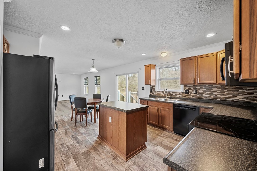 North Huntingdon, Pennsylvania 15642, United States, 4 Bedrooms Bedrooms, ,4 BathroomsBathrooms,Residential,Active,99967