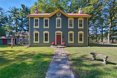 Photo of 2535 Fife Dr, Pittsburgh, PA 15241 (MLS # 1727058)