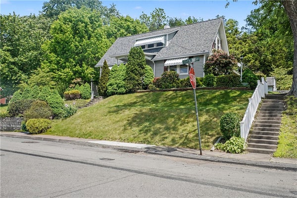 957 ORCHARD AVE, GREENSBURG, PA 15601 - Image 490a2d4e63848a3fd0519c0e8767d61c/382309961
