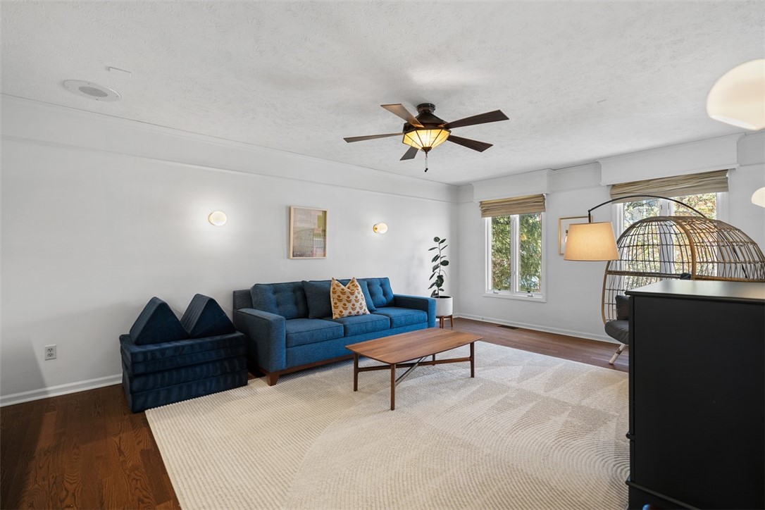100 Denniston St 23