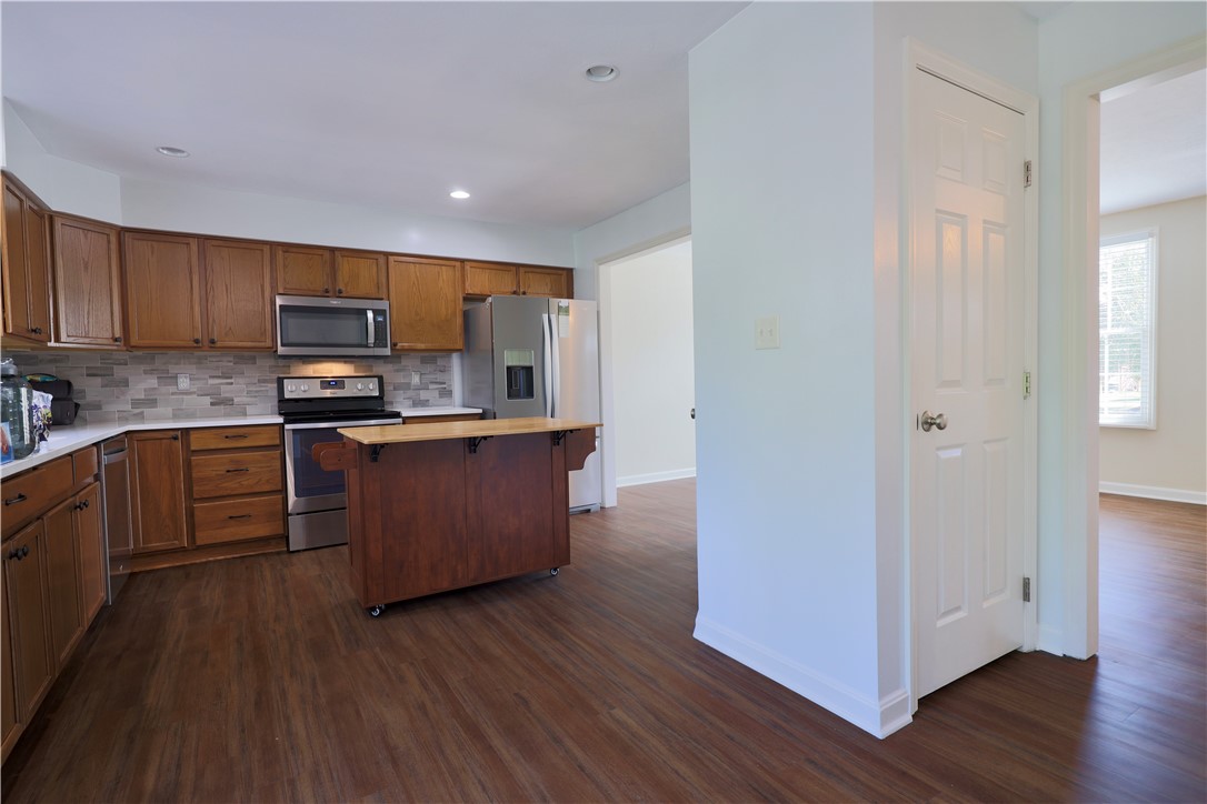 Coraopolis, Pennsylvania 15108, United States, 3 Bedrooms Bedrooms, ,3 BathroomsBathrooms,Residential,Active,201628