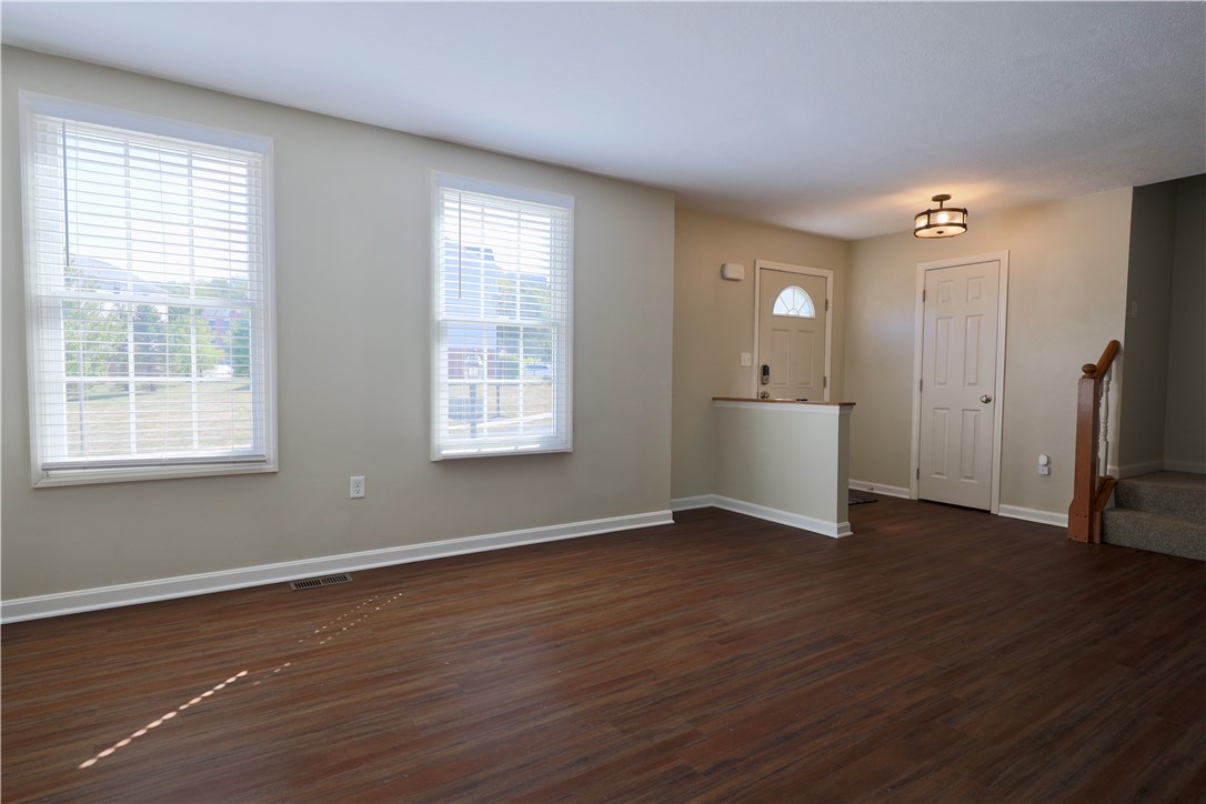 Coraopolis, Pennsylvania 15108, United States, 3 Bedrooms Bedrooms, ,3 BathroomsBathrooms,Residential,Active,201628