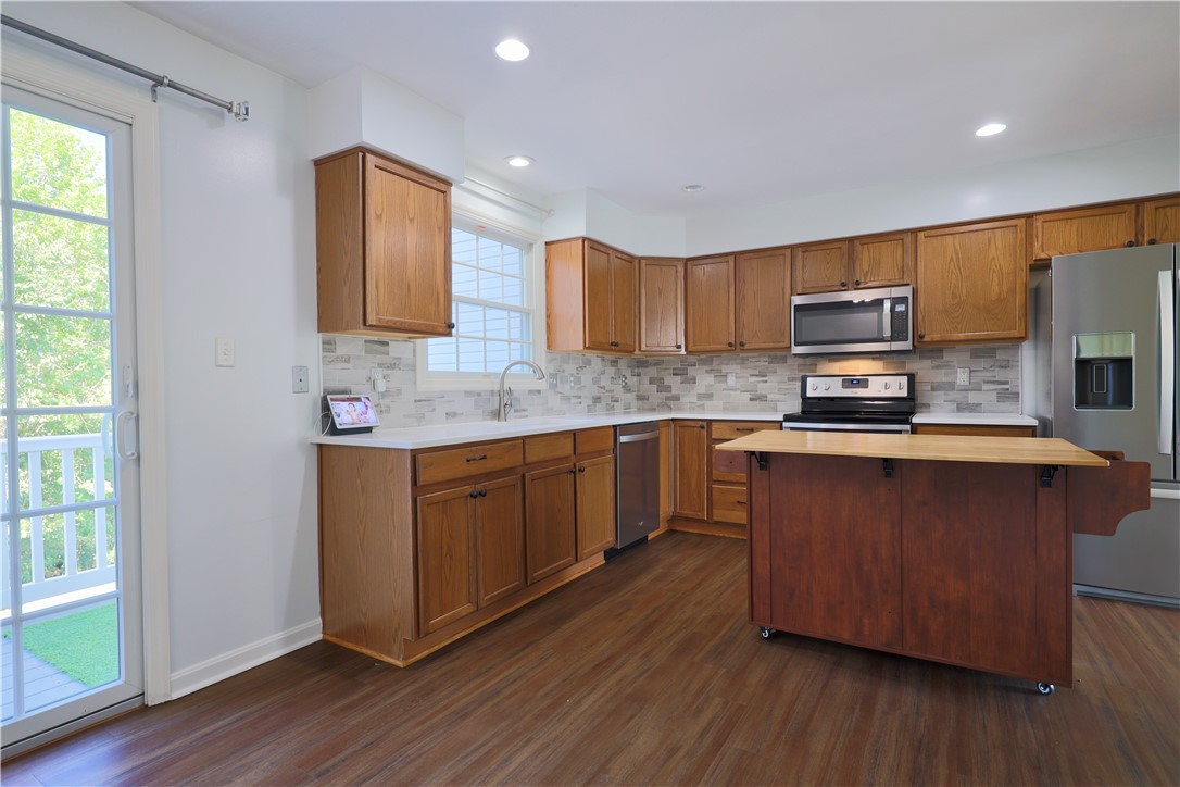 Coraopolis, Pennsylvania 15108, United States, 3 Bedrooms Bedrooms, ,3 BathroomsBathrooms,Residential,Active,201628