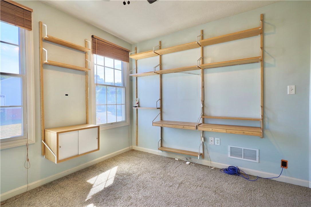 Coraopolis, Pennsylvania 15108, United States, 3 Bedrooms Bedrooms, ,3 BathroomsBathrooms,Residential,Active,201628