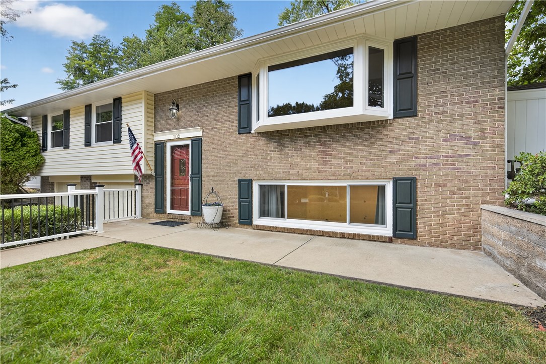 105 Rivercrest Dr