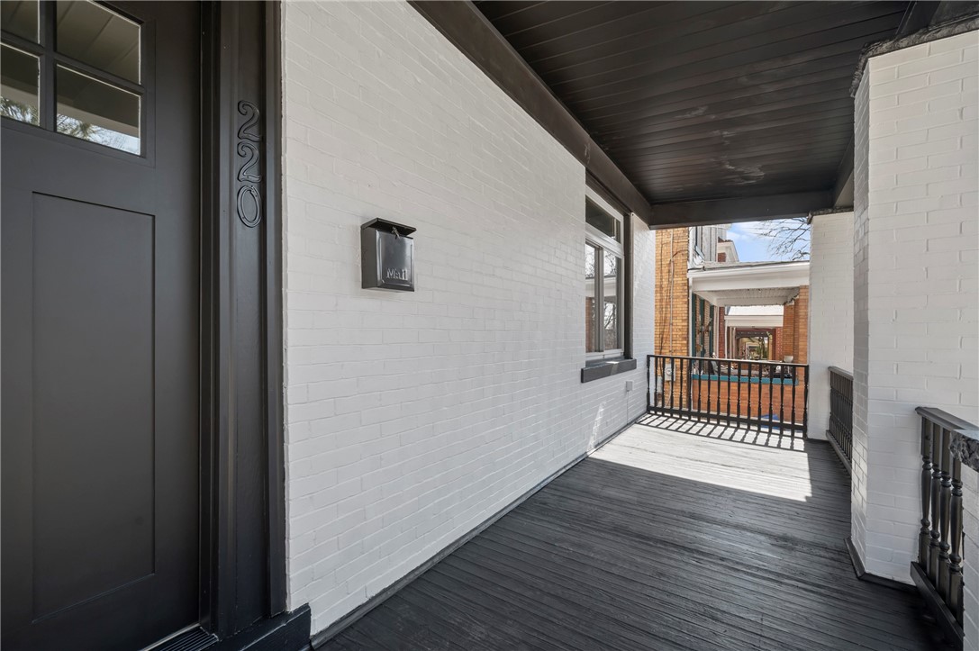 220 Dewey St