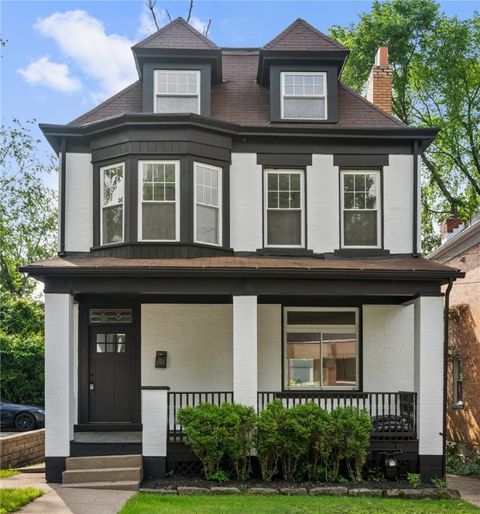220 Dewey St Edgewood PA 15218