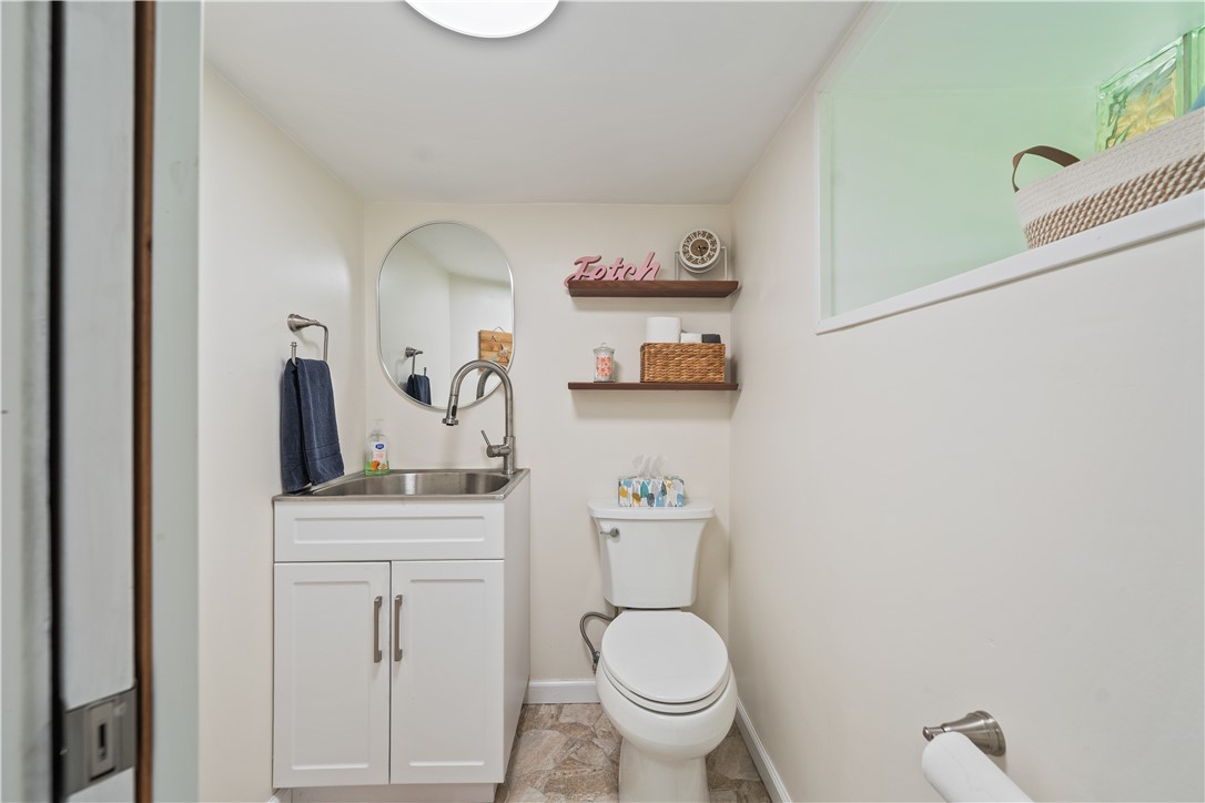 Oakdale, Pennsylvania 15071, United States, 2 Bedrooms Bedrooms, ,2 BathroomsBathrooms,Residential,Contingent,146683