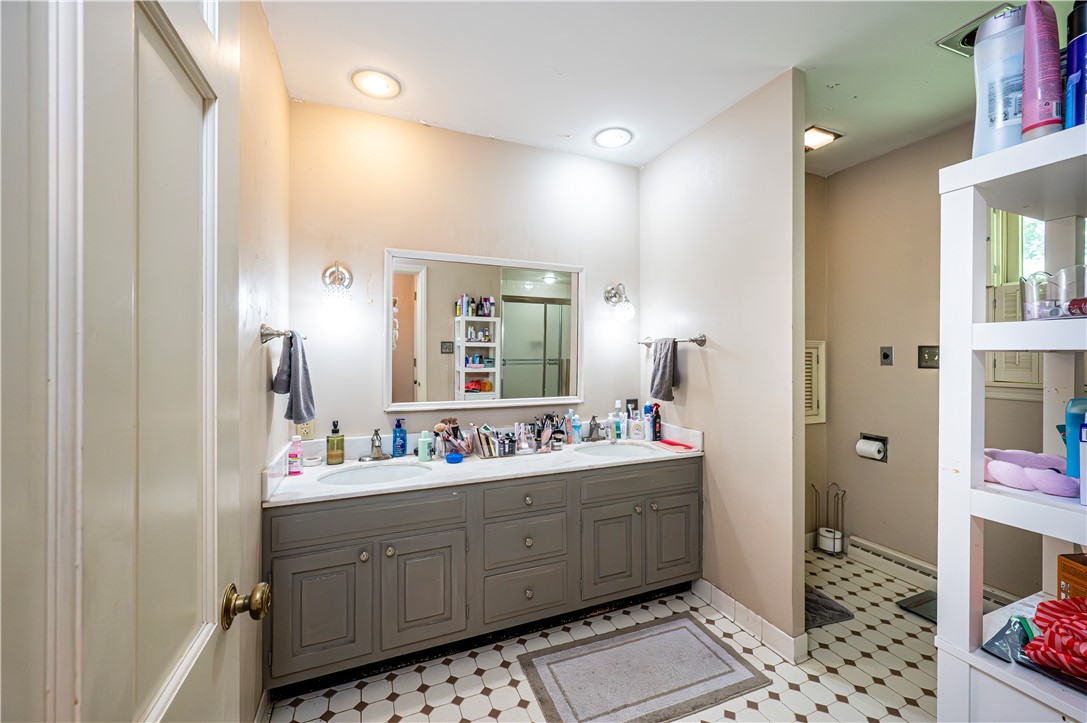 City Of Greensburg, Pennsylvania 15601, United States, 4 Bedrooms Bedrooms, ,3 BathroomsBathrooms,Residential,Active,161029