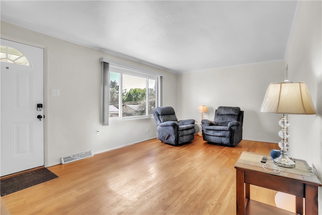 Banksville/Westwood, Pennsylvania 15216, United States, 3 Bedrooms Bedrooms, ,2 BathroomsBathrooms,Residential,Contingent,223938