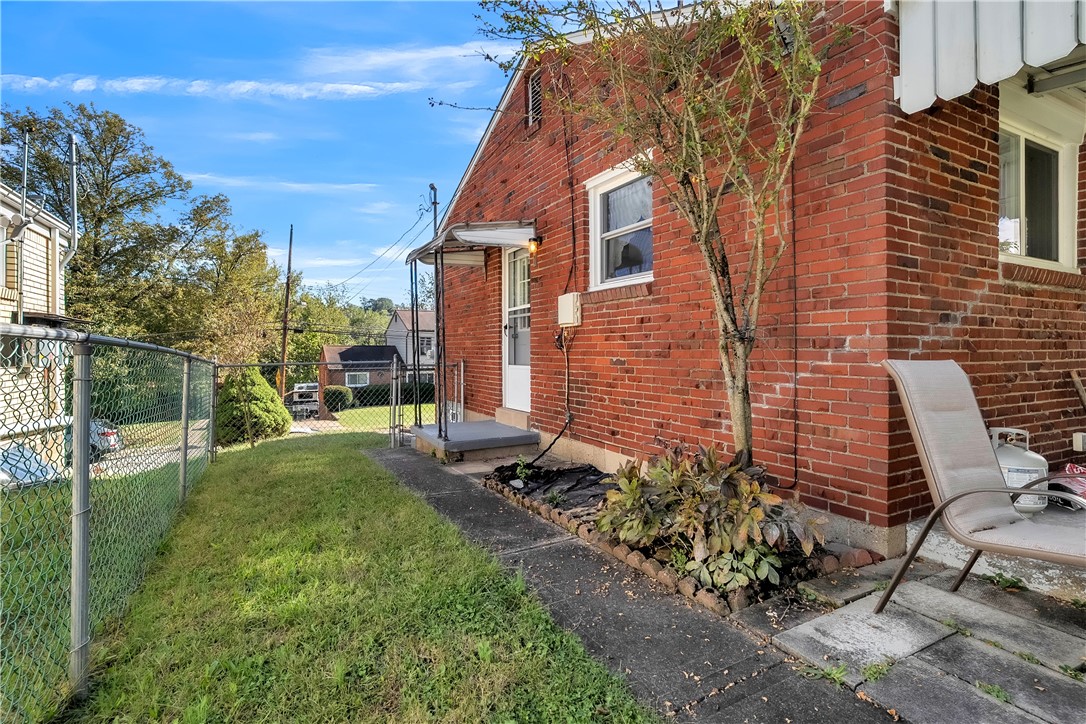 Banksville/Westwood, Pennsylvania 15216, United States, 3 Bedrooms Bedrooms, ,2 BathroomsBathrooms,Residential,Contingent,223938