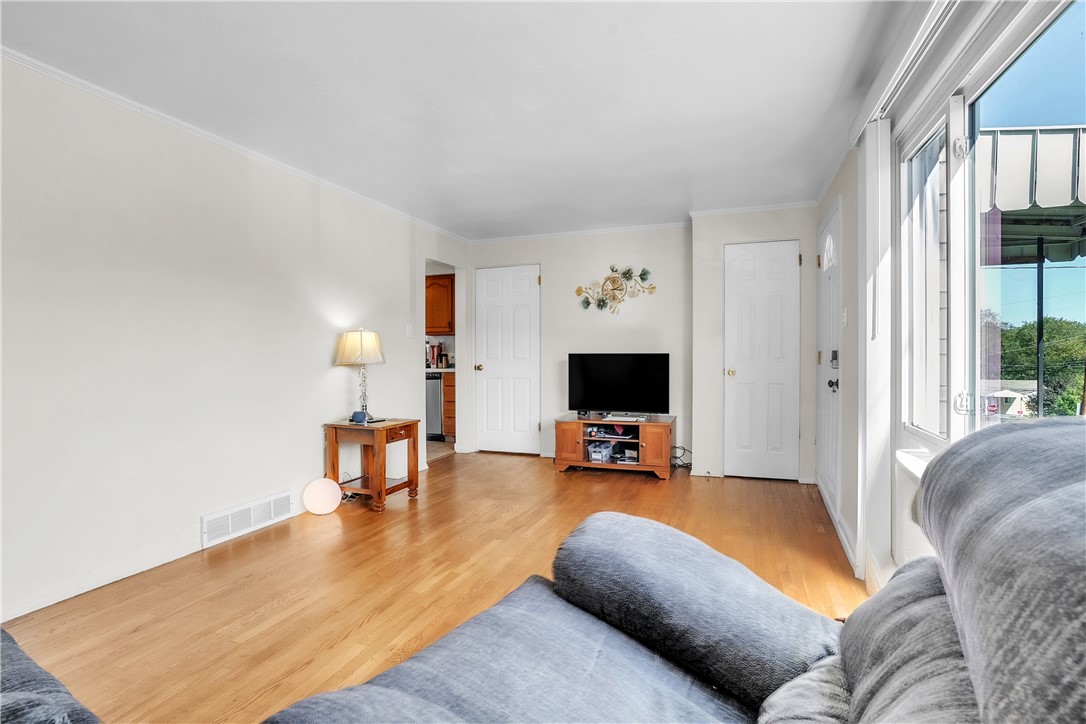 Banksville/Westwood, Pennsylvania 15216, United States, 3 Bedrooms Bedrooms, ,2 BathroomsBathrooms,Residential,Contingent,223938