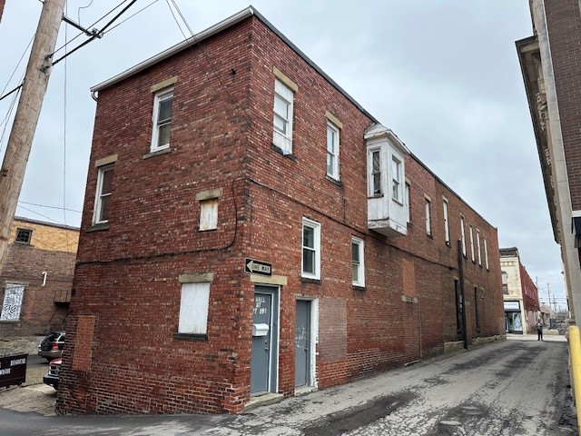 199 MAIN ST