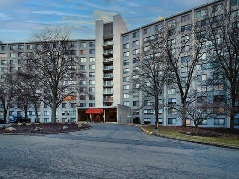 Photo of 1160 Bower Hill Rd #506A, Pittsburgh, PA 15243 (MLS # 1741935)