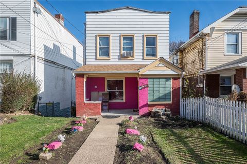 Photo of 929 Woodbourne Ave, Pittsburgh, PA 15226 (MLS # 1731893)