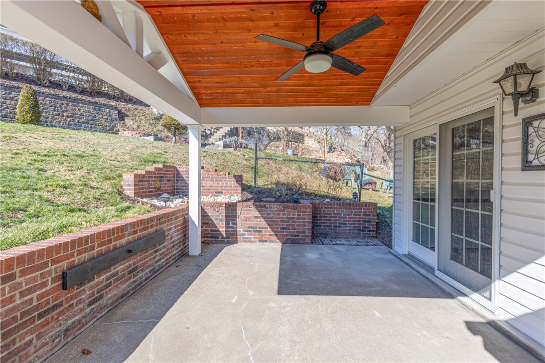 McKees Rocks, Pennsylvania 15136, United States, 3 Bedrooms Bedrooms, ,2 BathroomsBathrooms,Residential,Contingent,83847