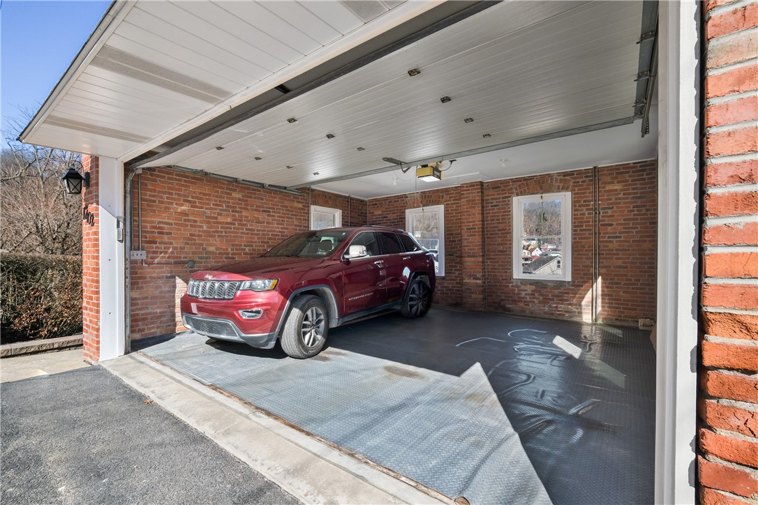 McKees Rocks, Pennsylvania 15136, United States, 3 Bedrooms Bedrooms, ,2 BathroomsBathrooms,Residential,Contingent,83847