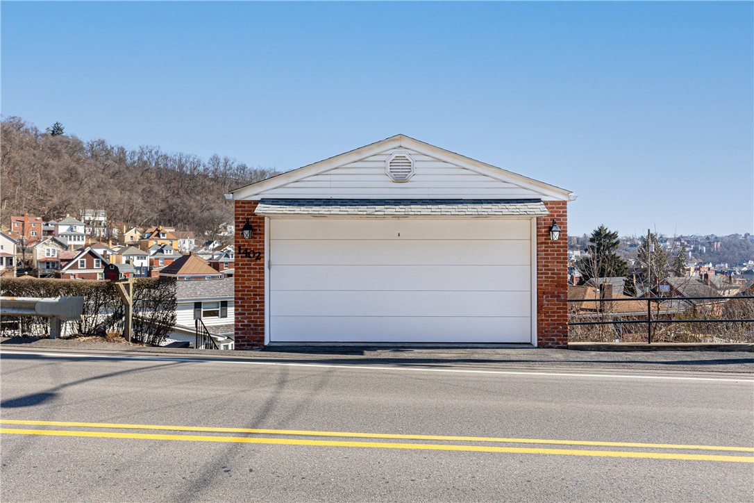 McKees Rocks, Pennsylvania 15136, United States, 3 Bedrooms Bedrooms, ,2 BathroomsBathrooms,Residential,Contingent,83847