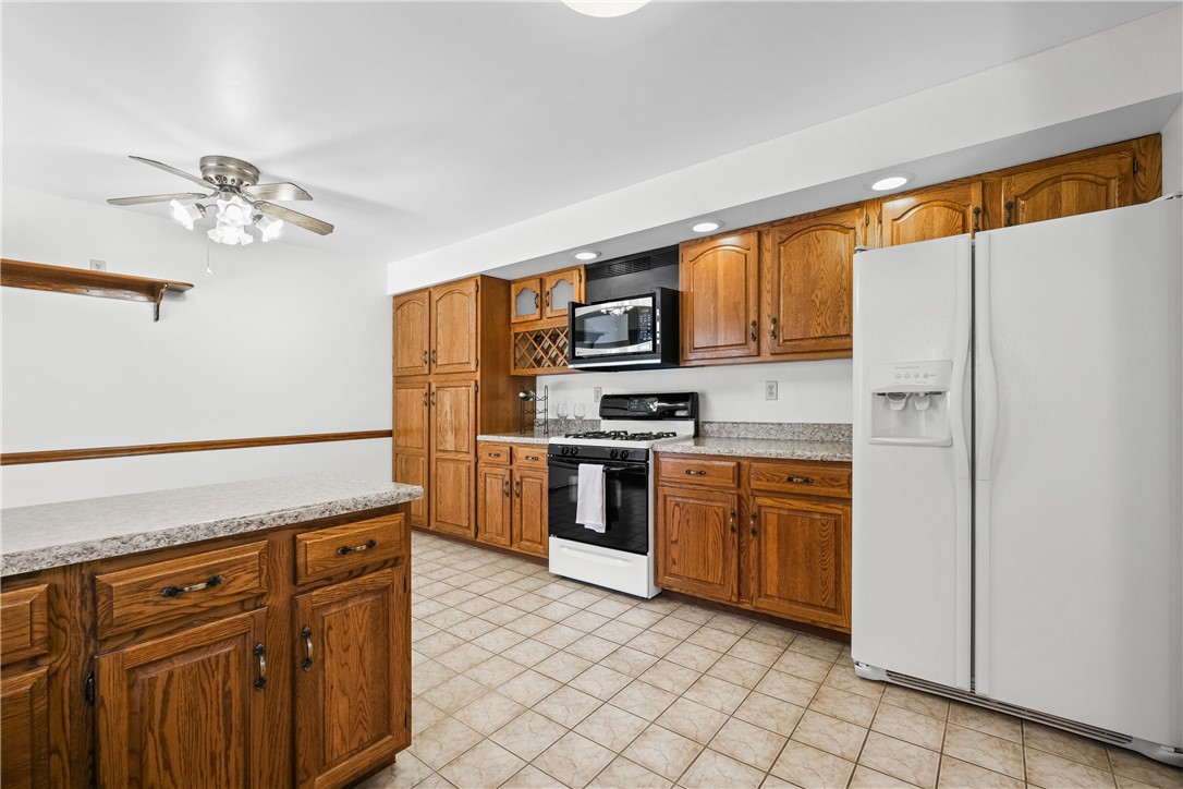 McKees Rocks, Pennsylvania 15136, United States, 3 Bedrooms Bedrooms, ,2 BathroomsBathrooms,Residential,Contingent,83847