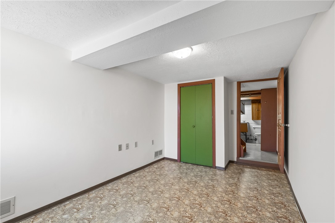 McKees Rocks, Pennsylvania 15136, United States, 3 Bedrooms Bedrooms, ,2 BathroomsBathrooms,Residential,Contingent,83847