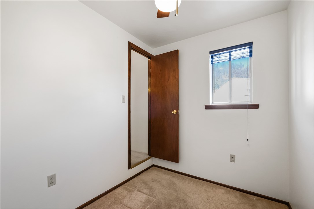 McKees Rocks, Pennsylvania 15136, United States, 3 Bedrooms Bedrooms, ,2 BathroomsBathrooms,Residential,Contingent,83847