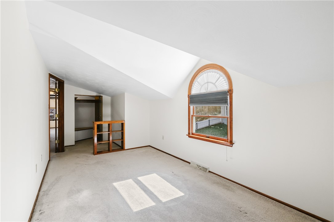 McKees Rocks, Pennsylvania 15136, United States, 3 Bedrooms Bedrooms, ,2 BathroomsBathrooms,Residential,Contingent,83847