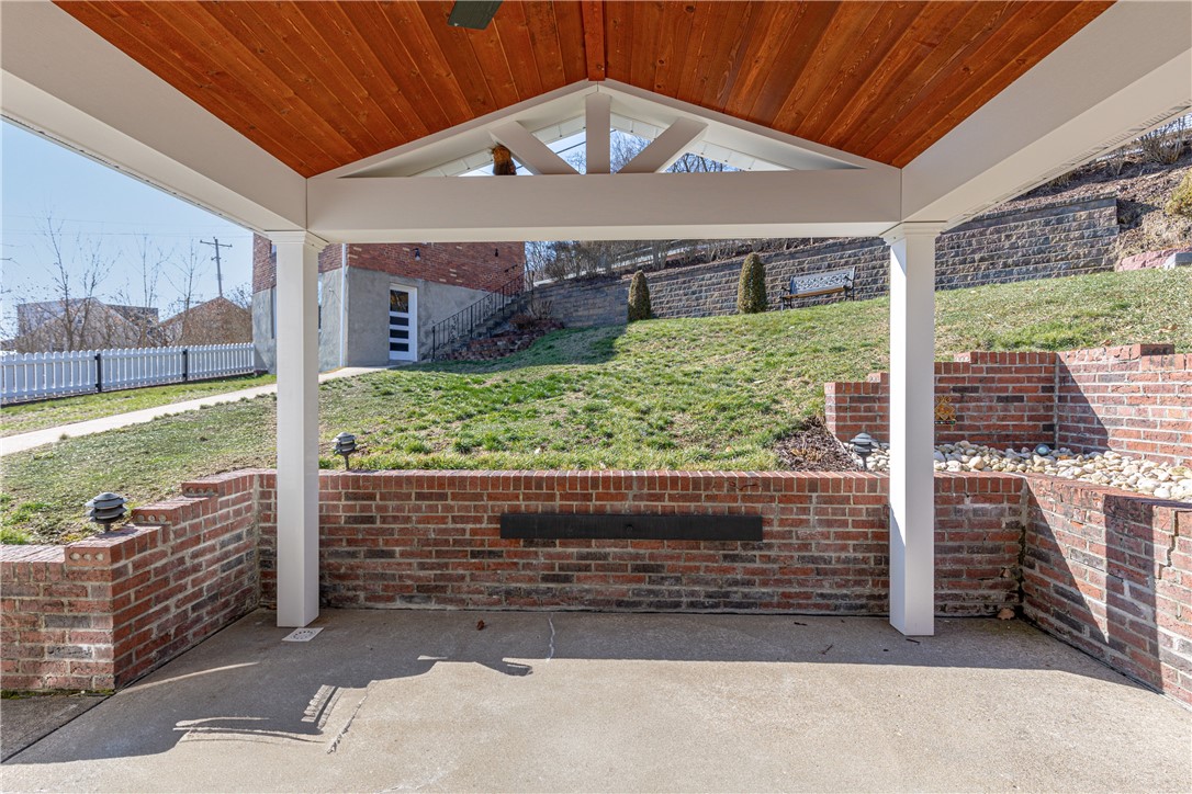 McKees Rocks, Pennsylvania 15136, United States, 3 Bedrooms Bedrooms, ,2 BathroomsBathrooms,Residential,Contingent,83847